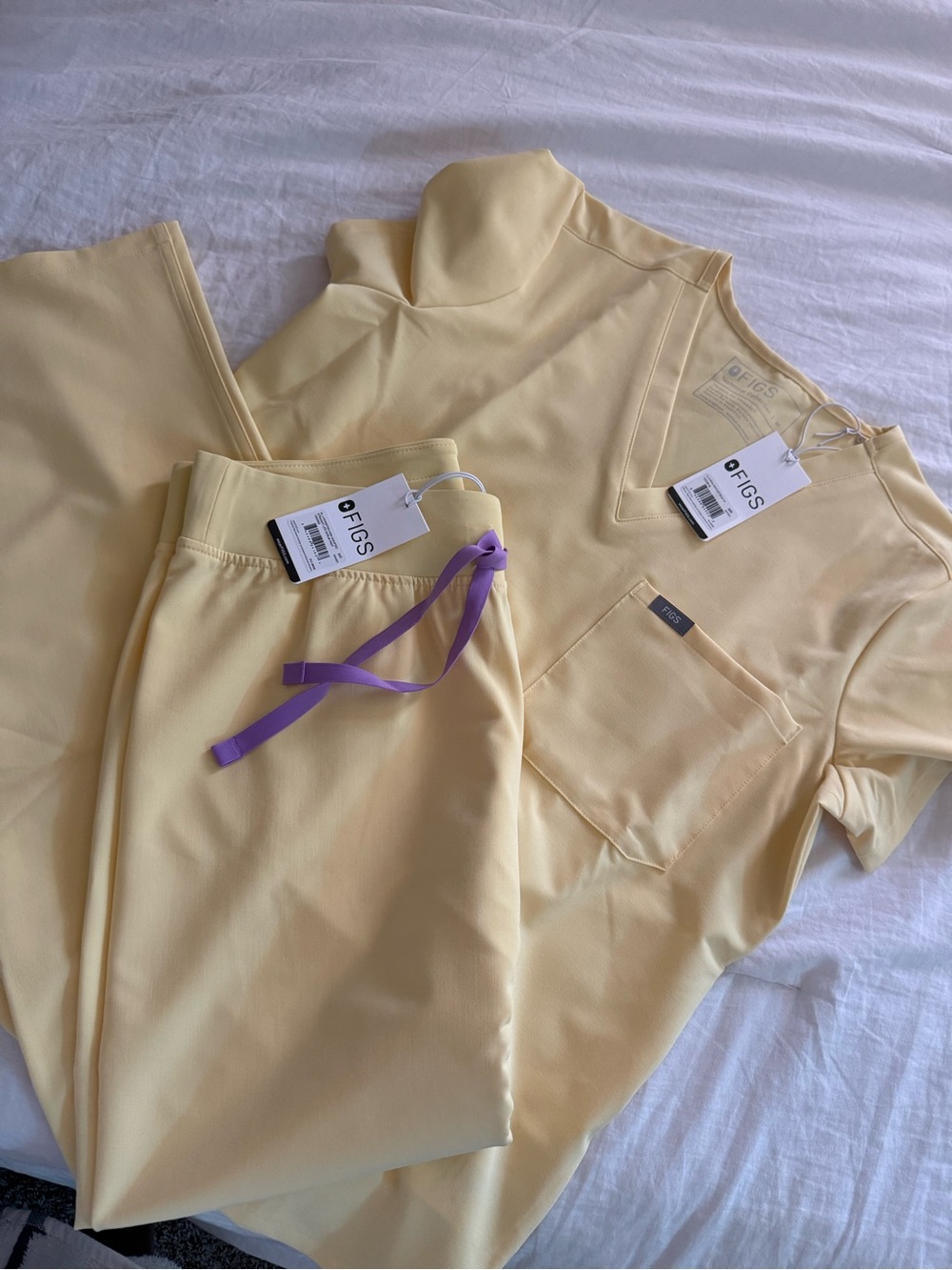 Figs Butter Yellow Set - Picture 2 of 3